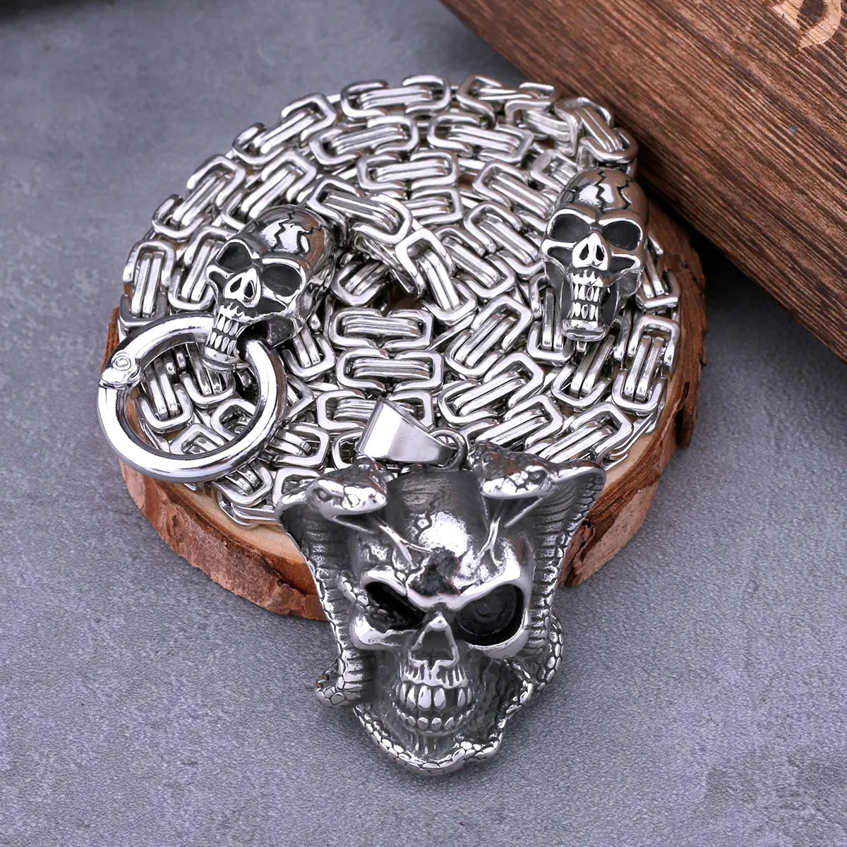 COBRA SKULL PENDANT NECKLACE - Cozilia