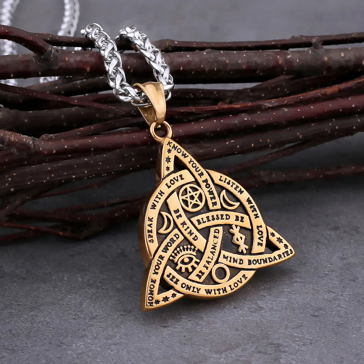 CELTIC KNOT AMULET NECKLACE - Cozilia