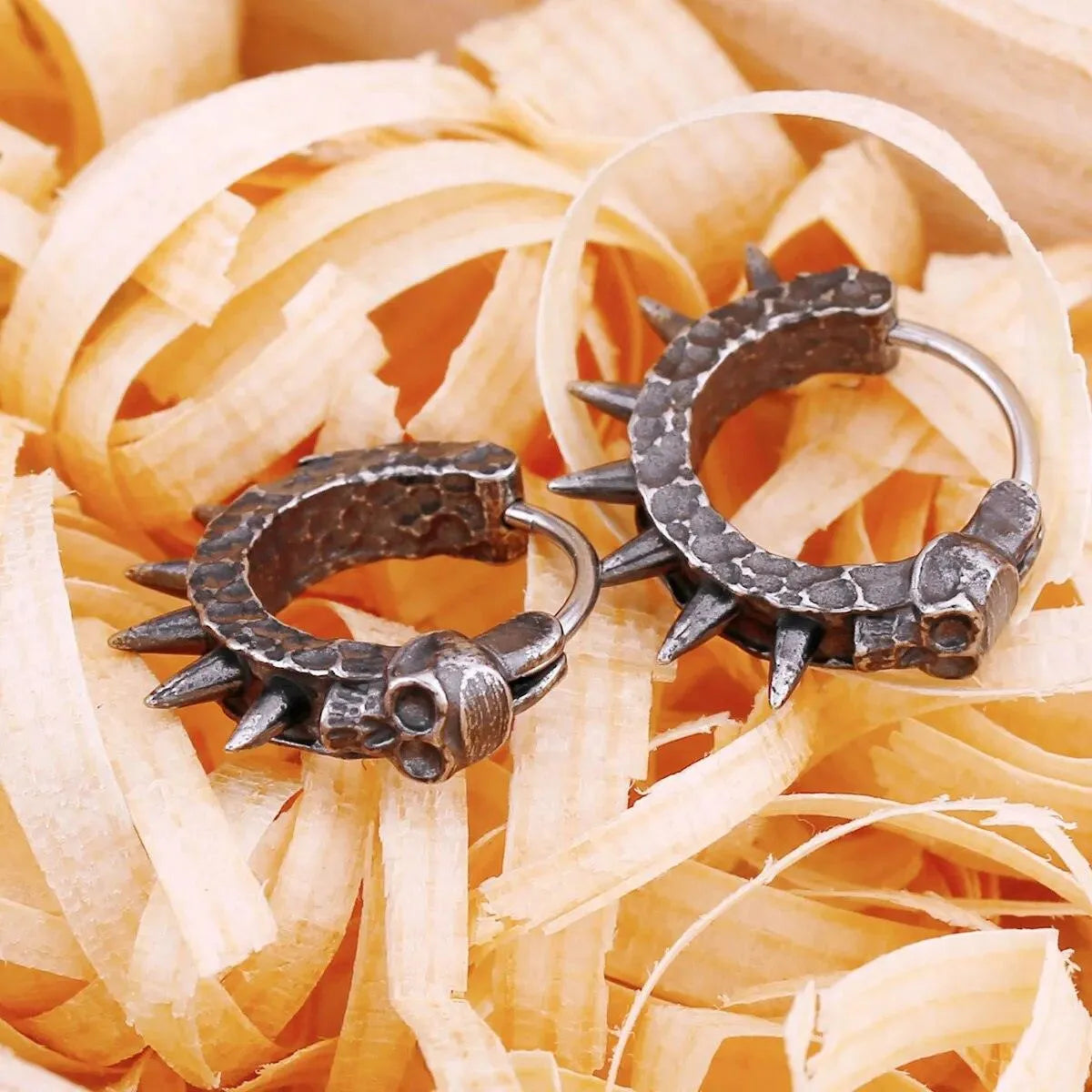 BLACK SKULL THORN HOOP EARRING - Cozilia