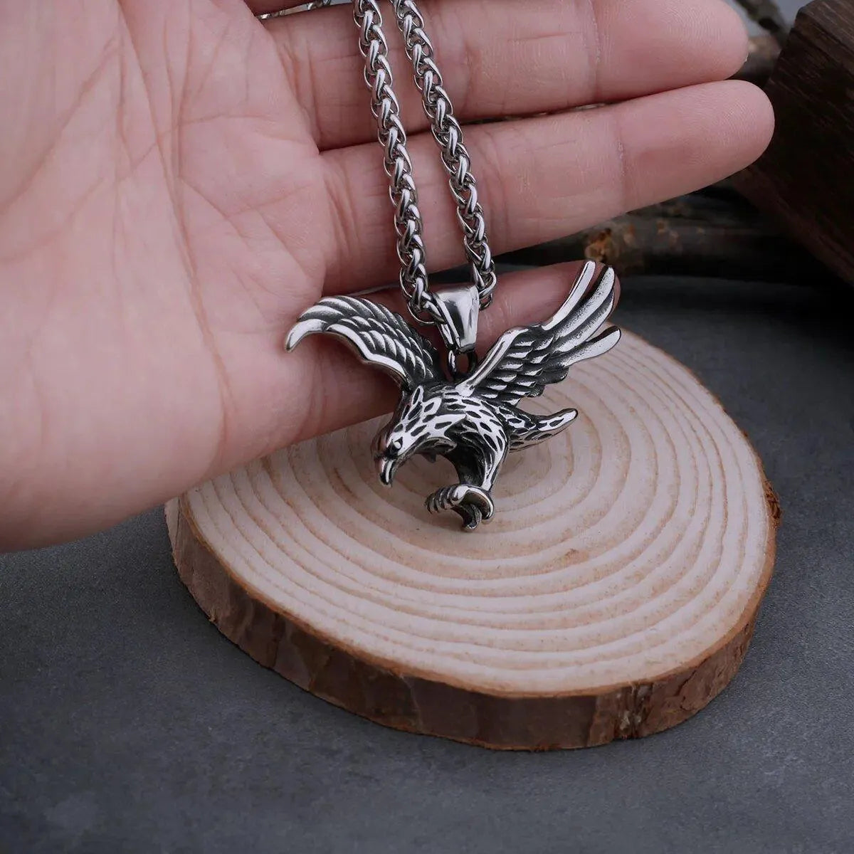 EAGLE PENDANT NECKLACE - Cozilia