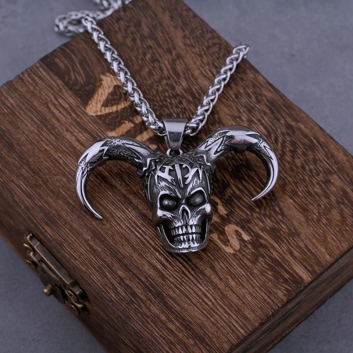 GOTHIC CLOWN SKULL NECKLACE - Cozilia