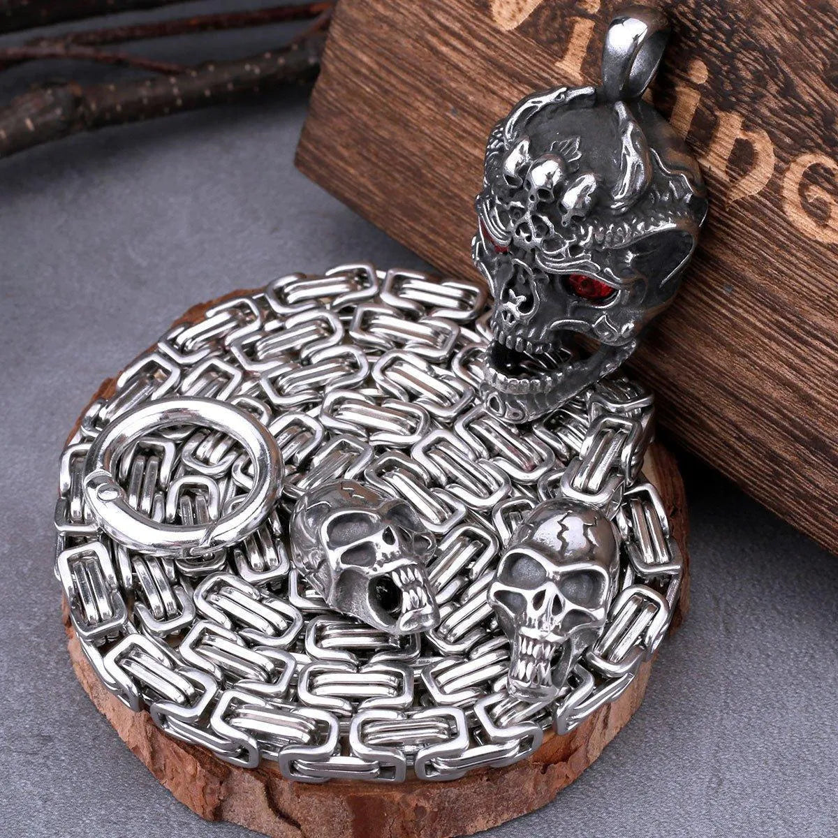 GOTHIC RED EYE SKULL NECKLACE - Cozilia