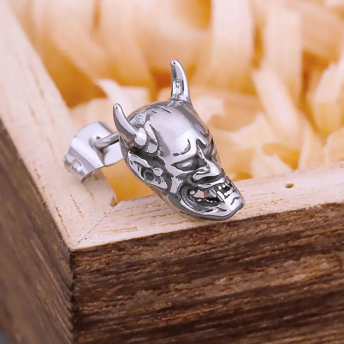 HANNYA MASK STUD EARRING - Cozilia