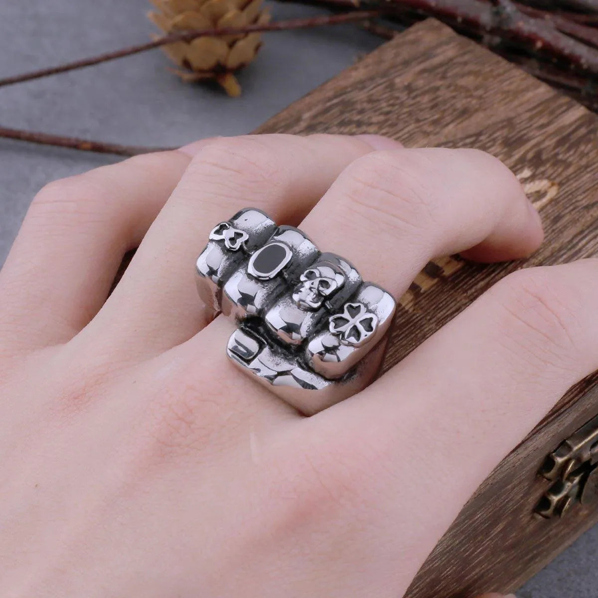 KNUCKLE SKULL RING - Cozilia