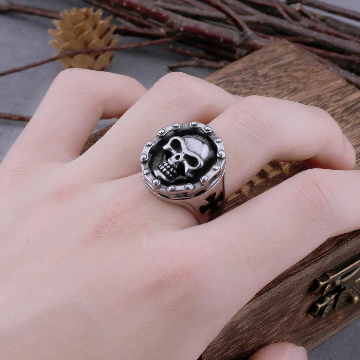 MOTOR CHAIN SKULL RING - Cozilia