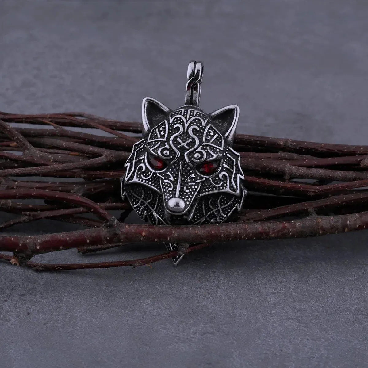 NORDIC WOLF HEAD NECKLACE - Cozilia