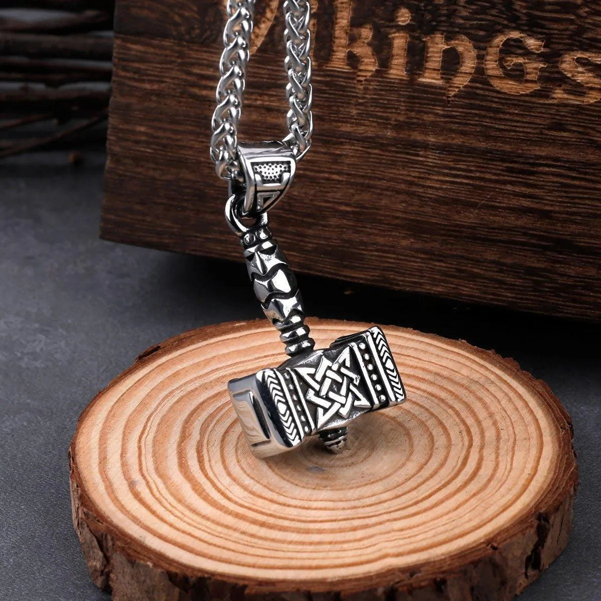 ORNAMENTAL THOR'S HAMMER NECKLACE - Cozilia