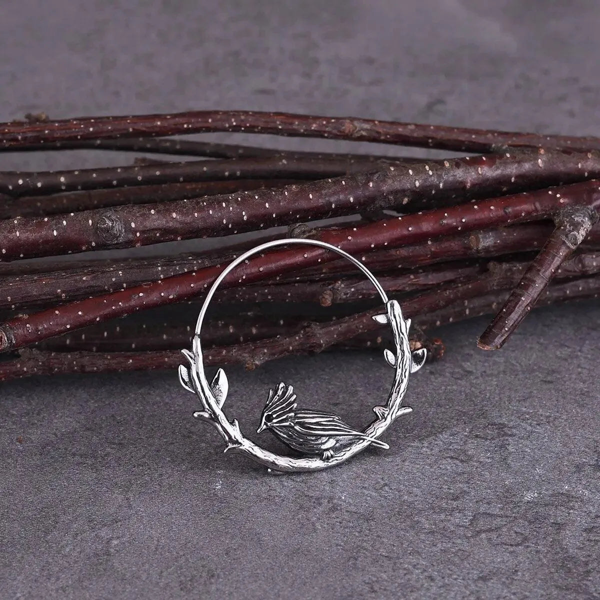 RAVEN & BRANCH HOOP EARRING - Cozilia