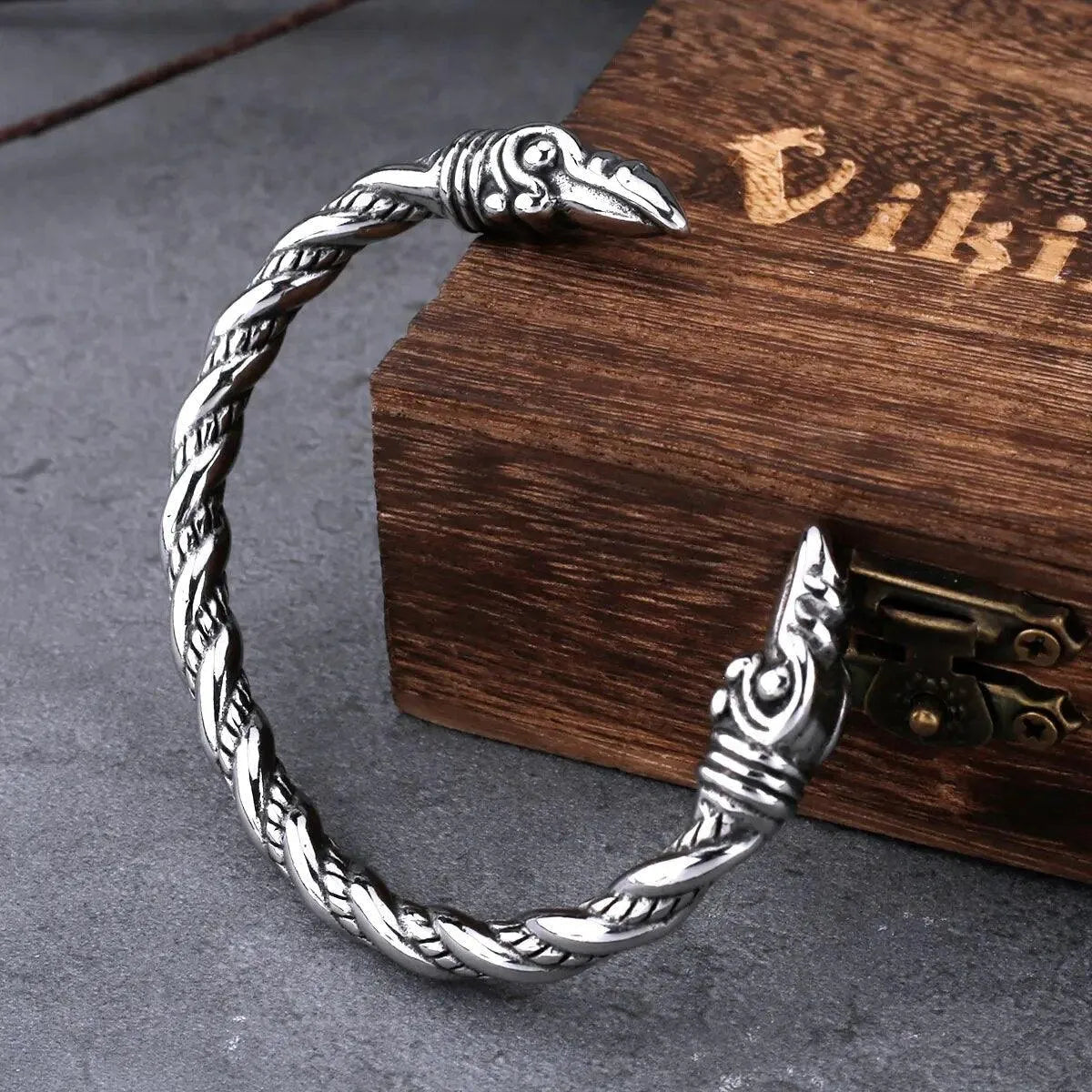 RAVEN HEAD TORC BRACELET - Cozilia