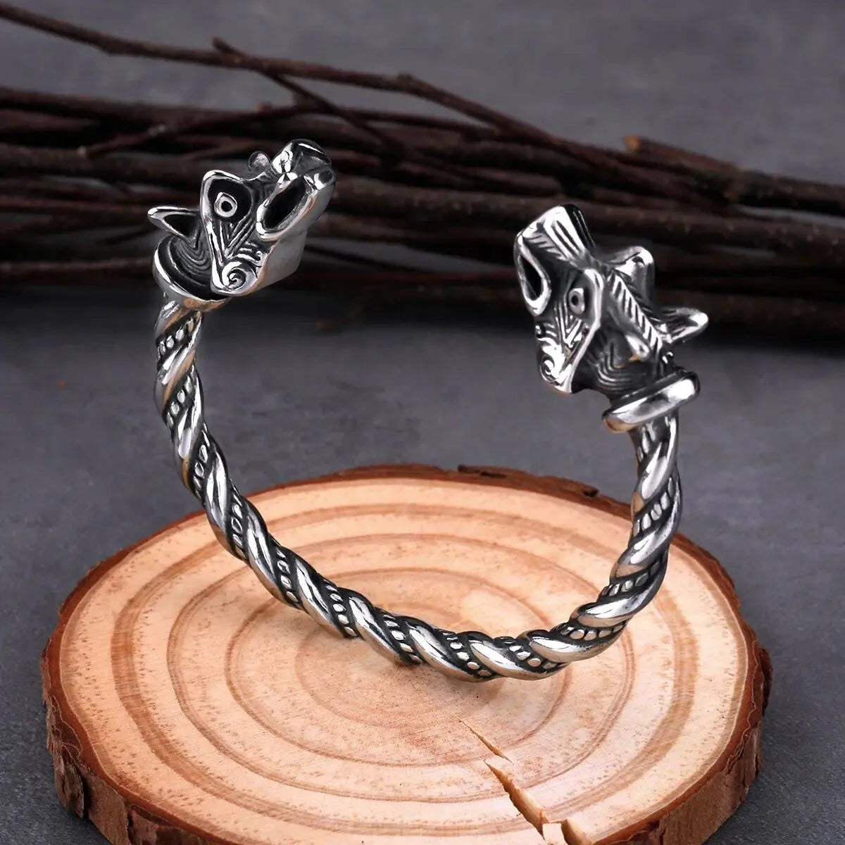 RETRO VIKING WOLF HEAD BRACELET - Cozilia