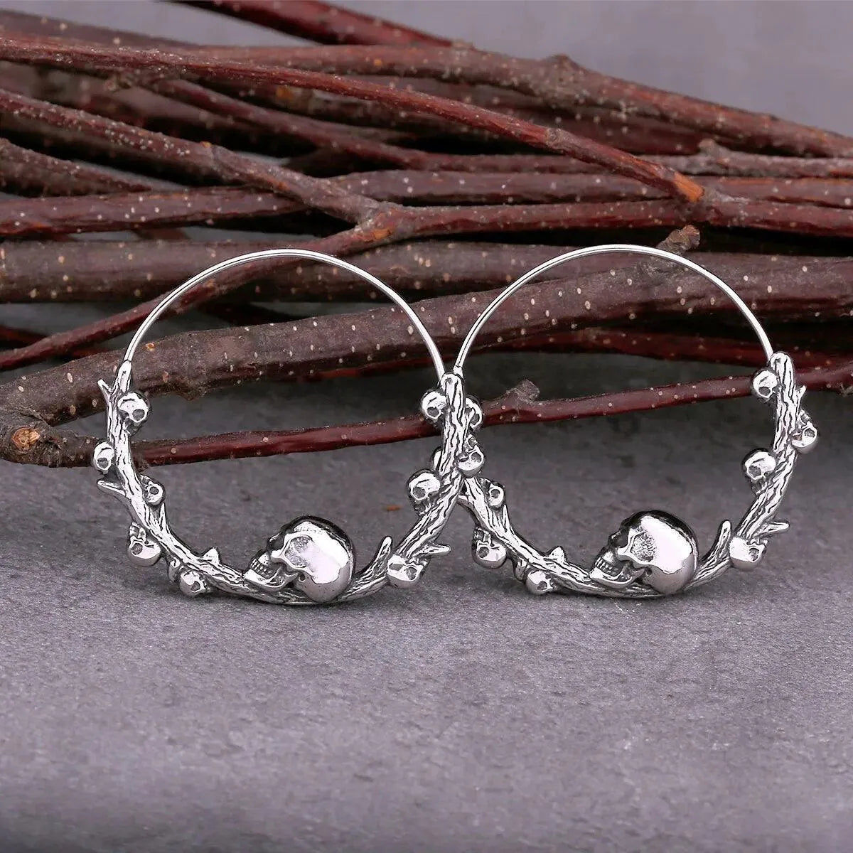 SKULL & BRANCH HOOP EARRING - Cozilia