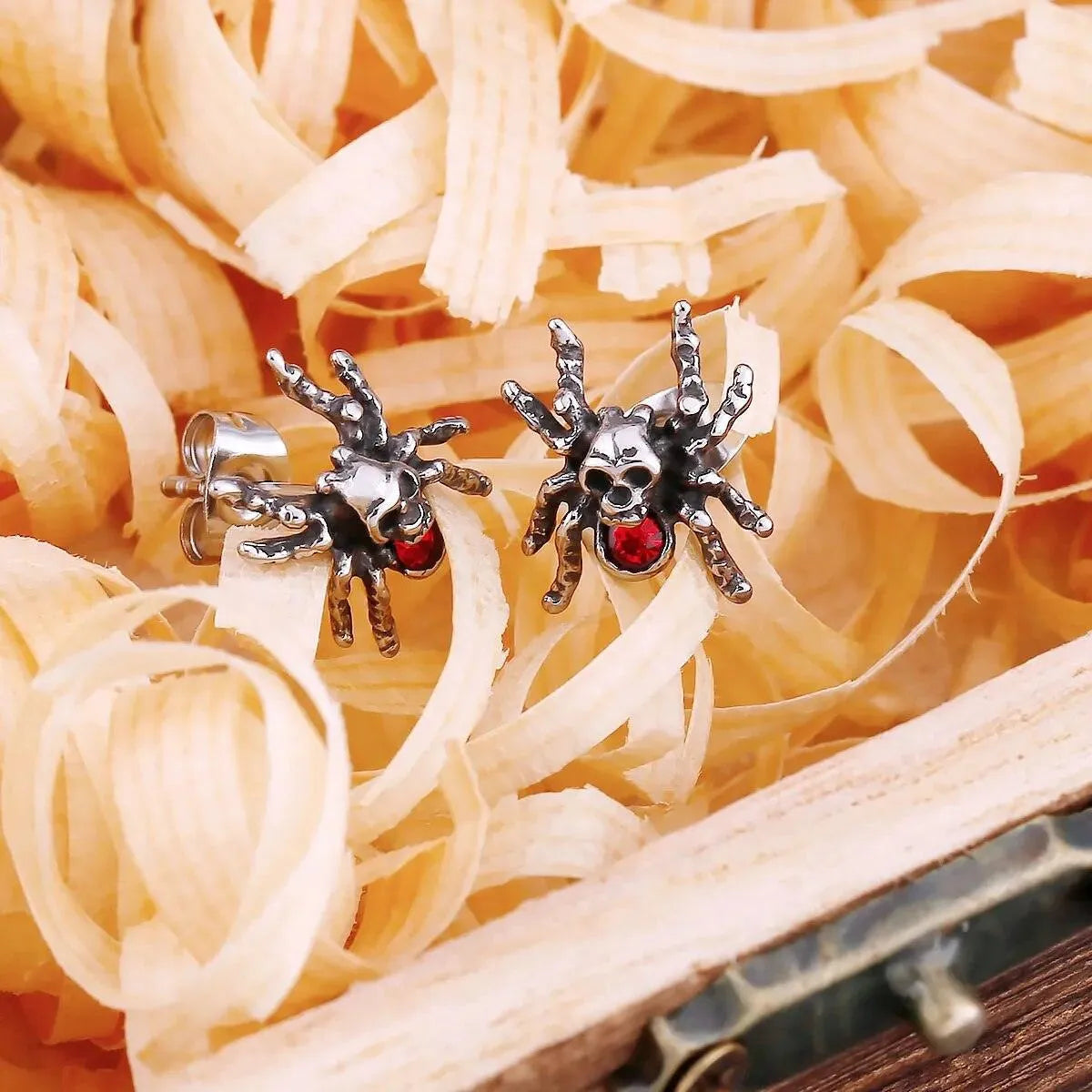 SPIDER SKULL STUD EARRING - Cozilia