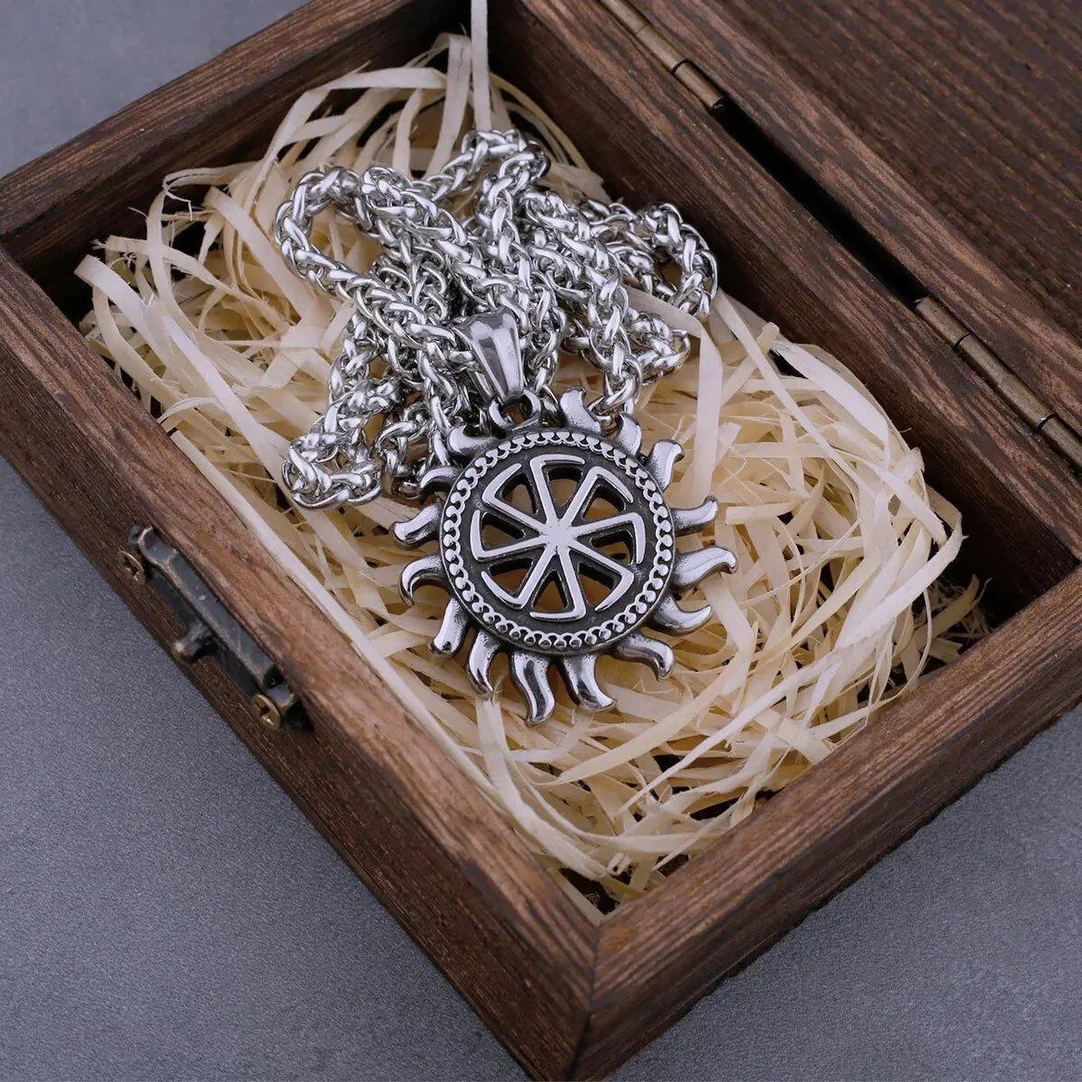 SUN WHEEL NECKLACE - Cozilia