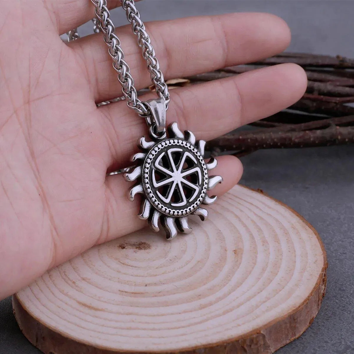 SUN WHEEL NECKLACE - Cozilia