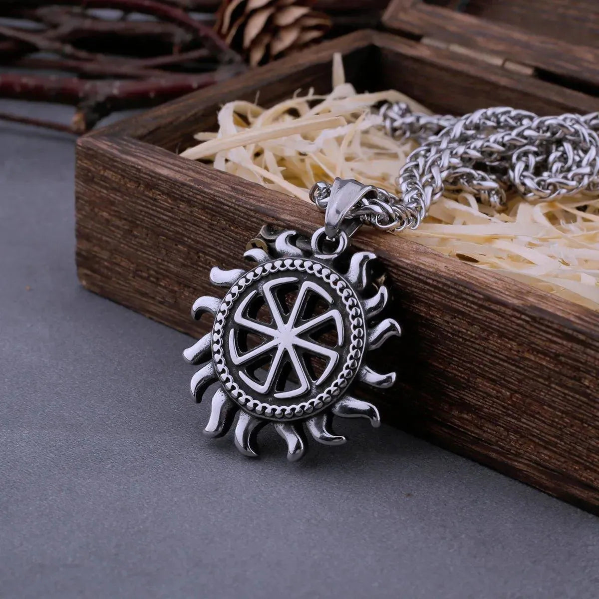 SUN WHEEL NECKLACE - Cozilia