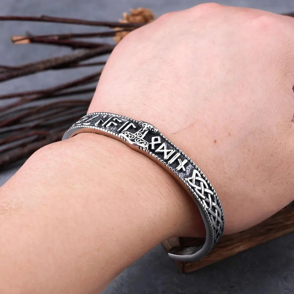 THOR'S HAMMER CELTIC KNOT WITH RUNE CUFF - Cozilia