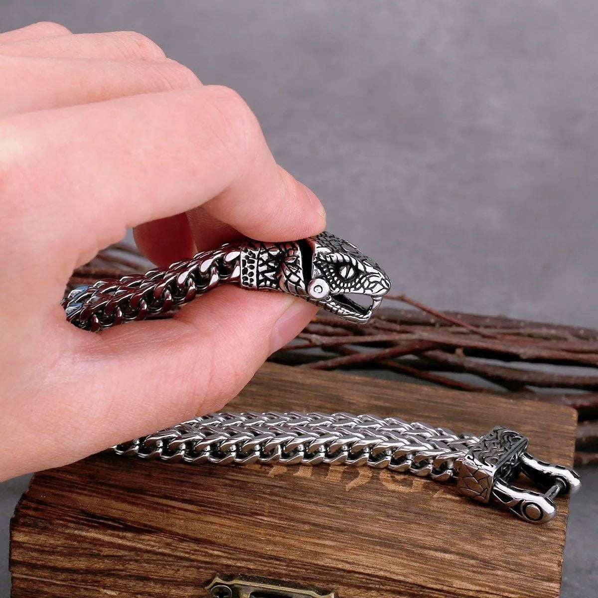 VIKING HUNTER'S COMPANION HEAVY CHAIN BRACELET - Cozilia