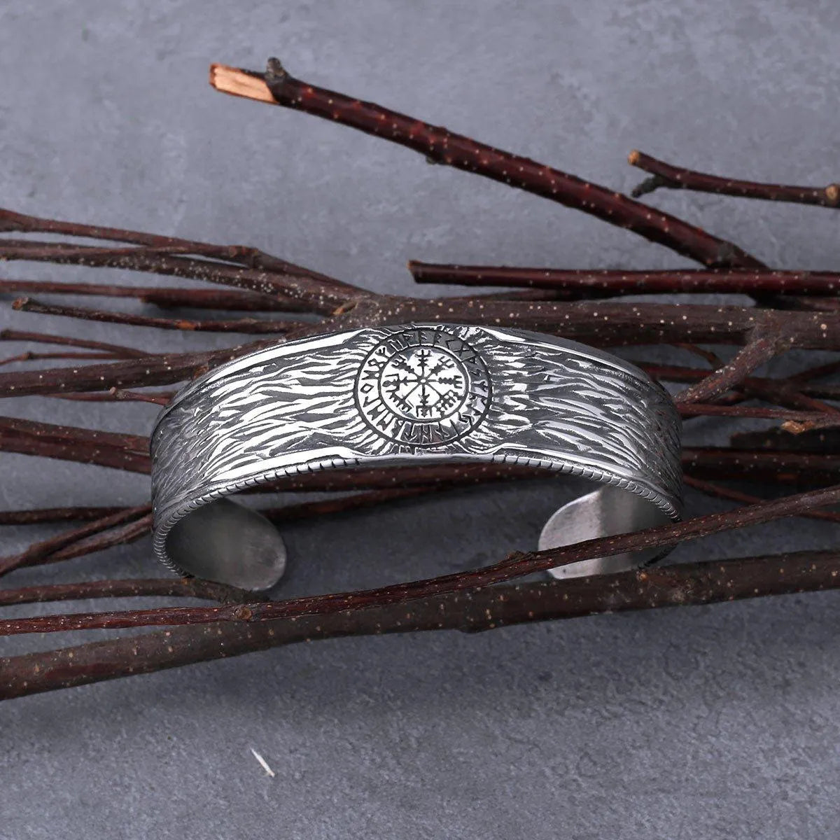 VIKING VEGVISIR CUFF - Cozilia