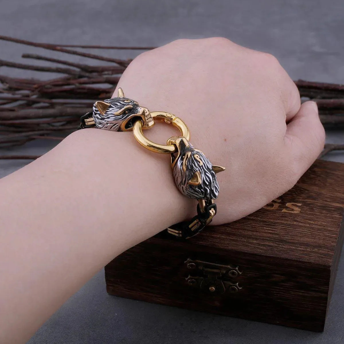 VIKING WOLF BRACELET - Cozilia