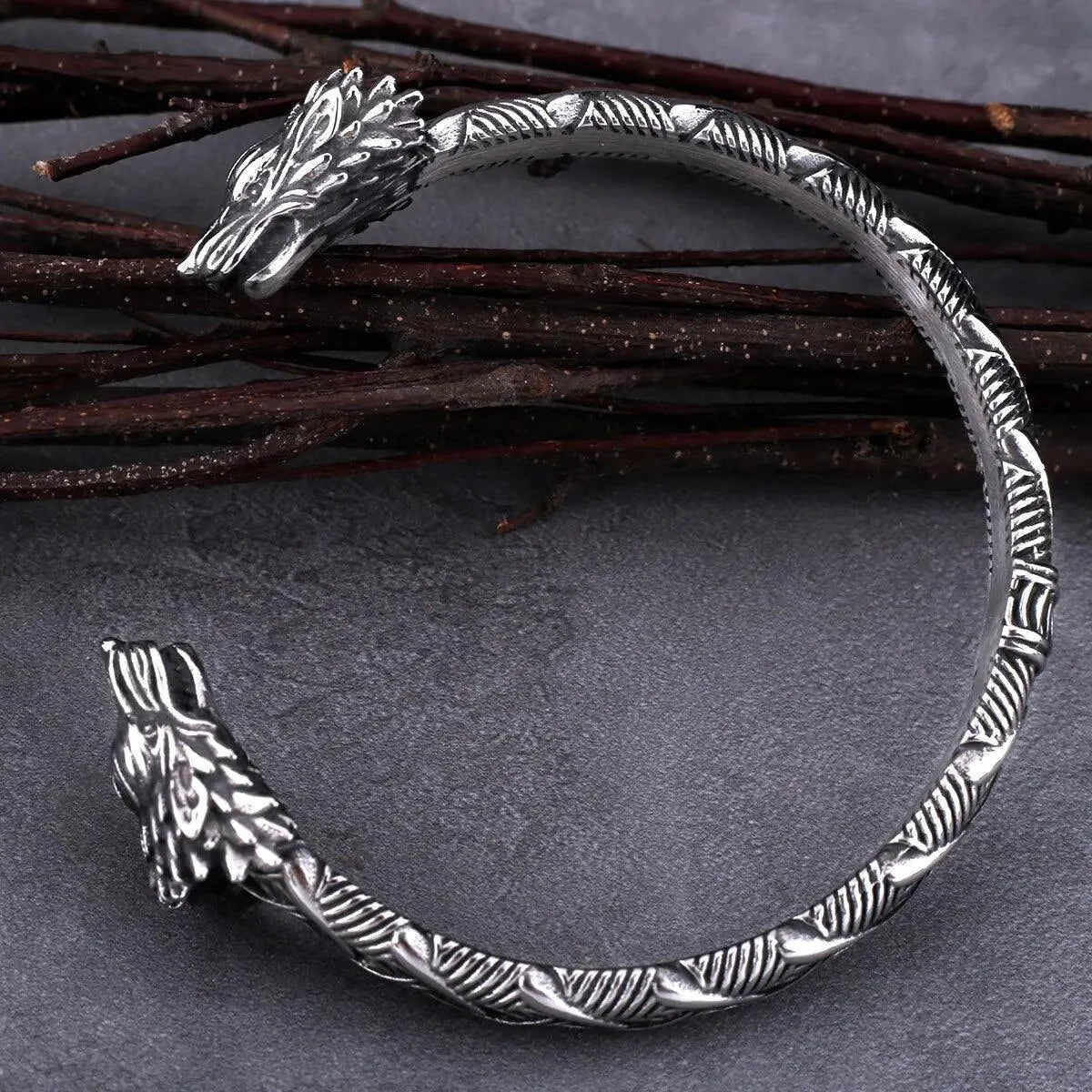 VIKING WOLF HEAD TORC BRACELET - Cozilia