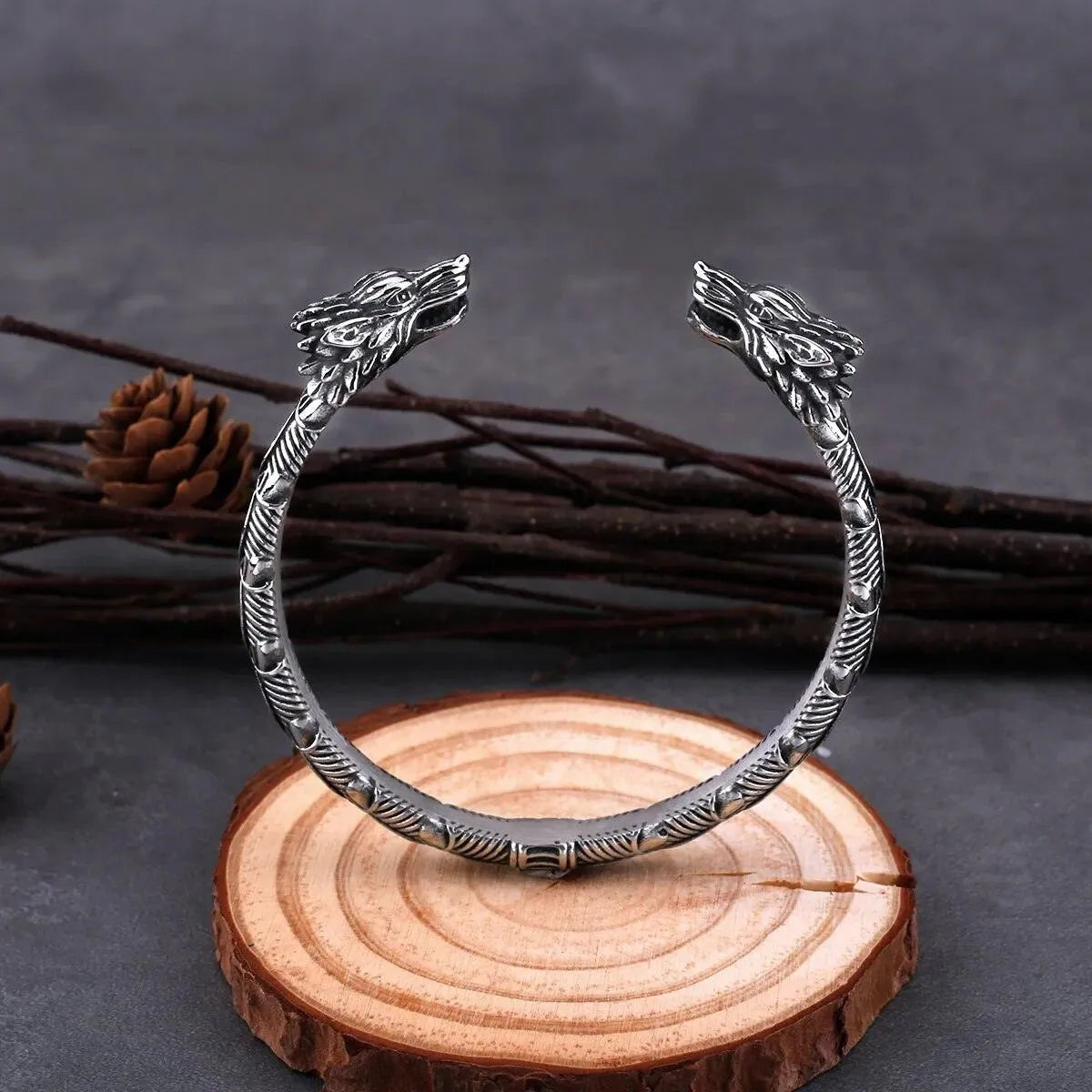 VIKING WOLF HEAD TORC BRACELET - Cozilia